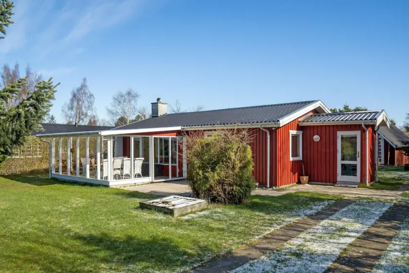 5 bedroom accommodation in Idestrup - Image 1