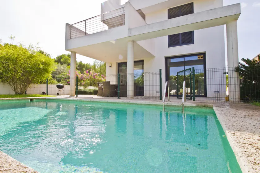 Modern semi-detached house in quiet residential area - 200 m to the sea (promenade) - Image 1