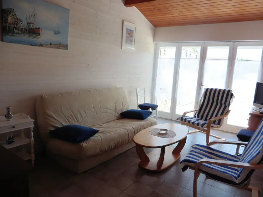 House 5 minutes from the beach and shops - Image 1