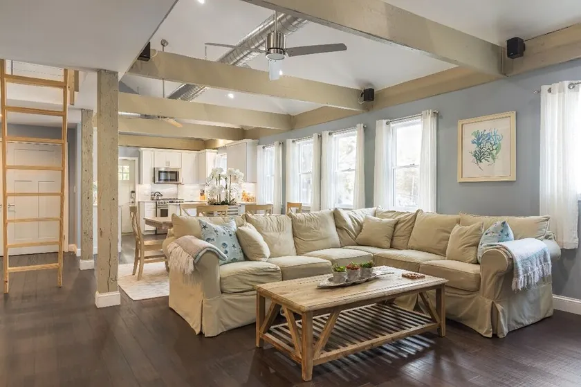 Modern Condo in Historic Marblehead, Walk everywhere, Parking, A/C, Deck & Grill - Image 1