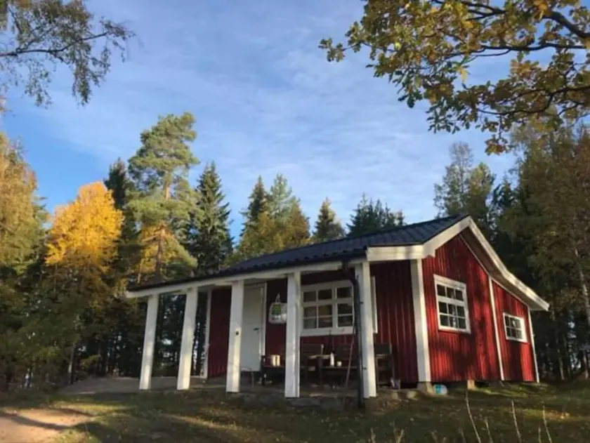 Petit chalet à 20 m du lac Hindsen - Image 1