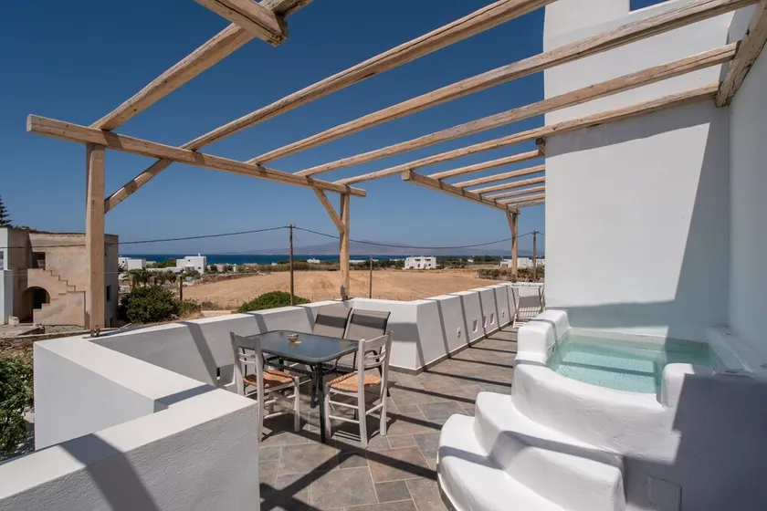 Apartment at 'Irida Sunny Family' Hotel with Sea View, Wi-Fi and Air Conditioning - Image 1