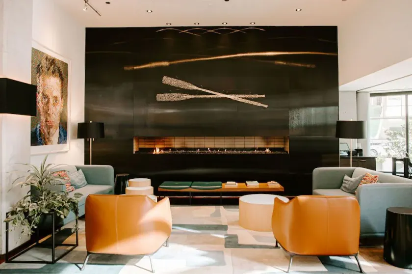 Corner King Suite + Magnificent Art Display - Image 1