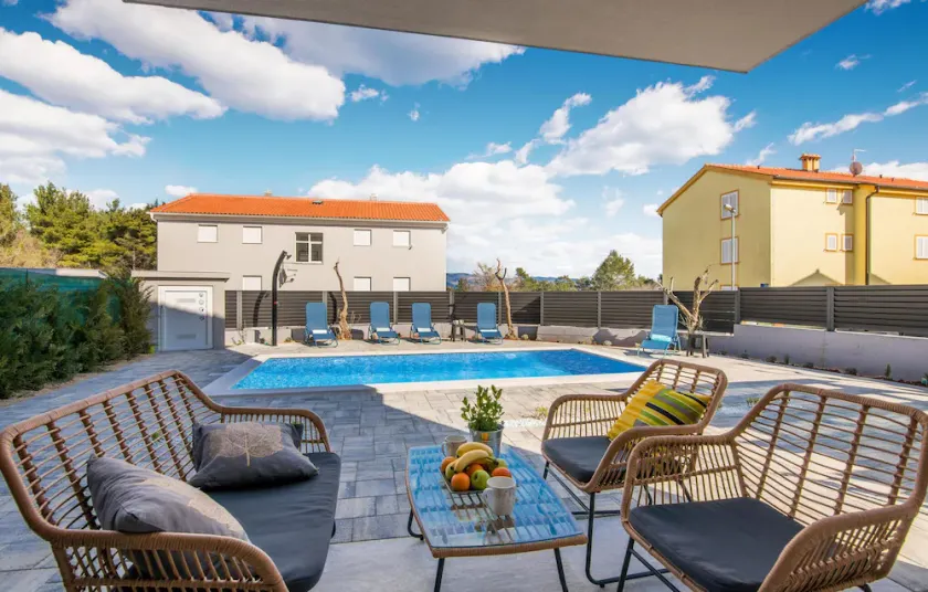 Beautiful Apartment In Cizici - Image 1