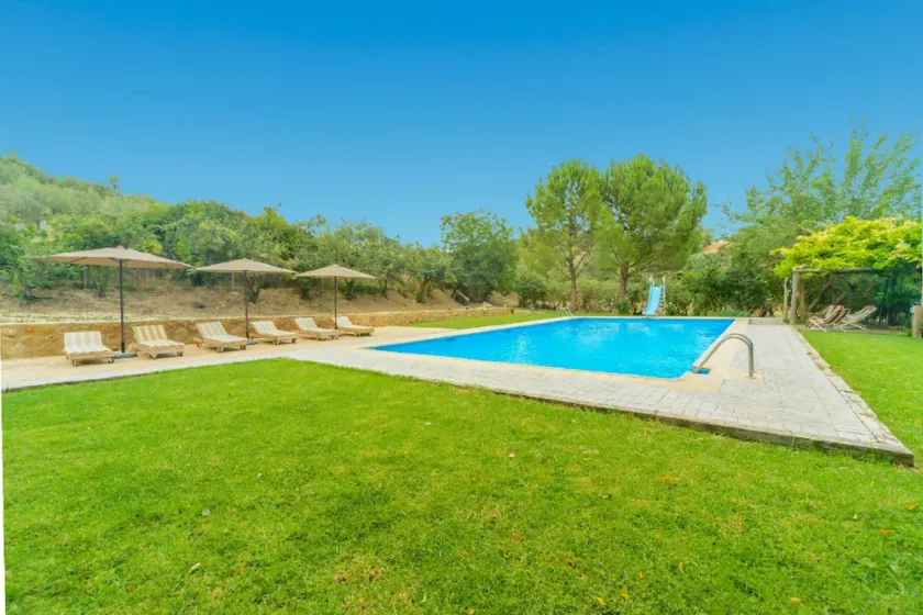 Hus med stor swimmingpool, bjerg, strand og sne til 1,30 timer. Jacuzzi, WIFI - Image 1