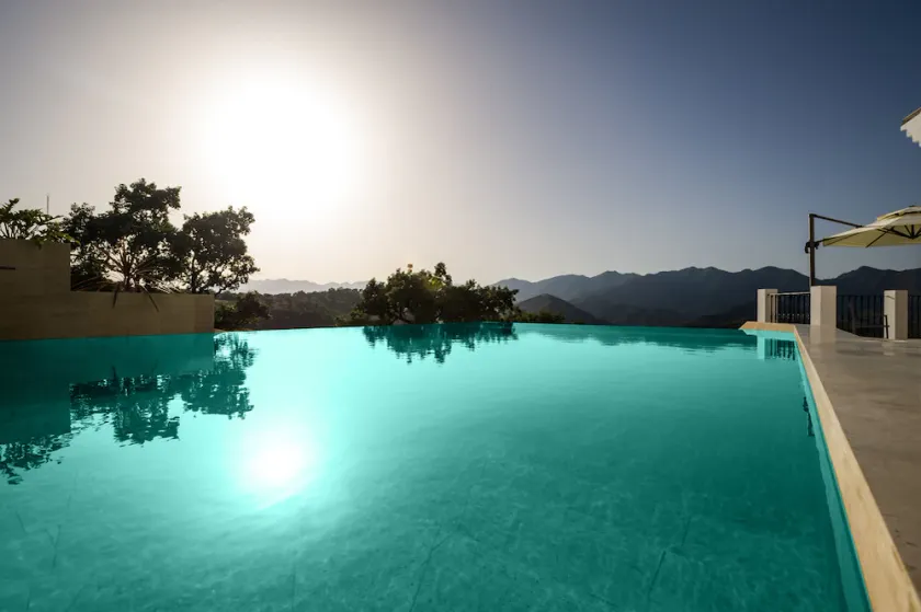 Privat uppvärmd infinity pool och fantastisk utsikt - Image 1