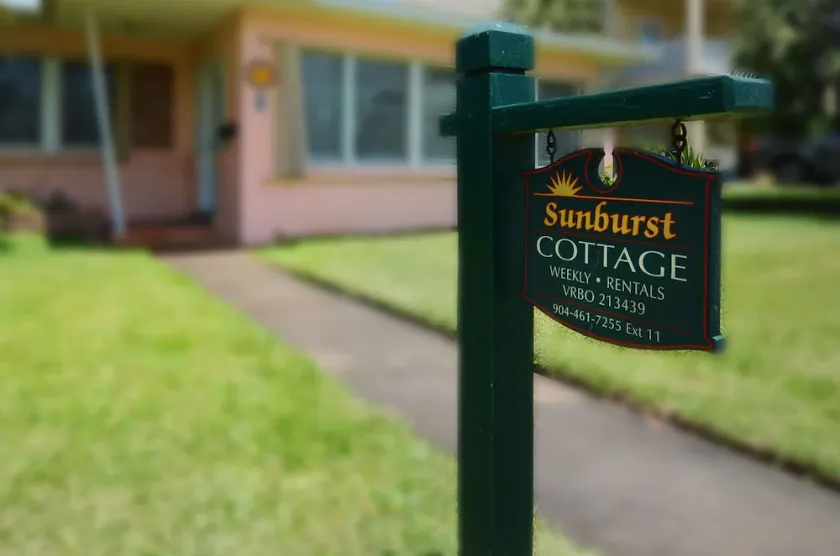 Sunburst Cottage Beachside - Image 1