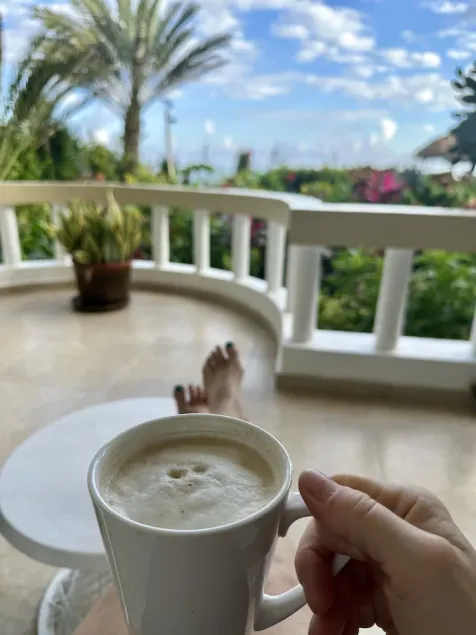 Beautiful 2-bedroom condo directly on Kite Beach- perfect for a relaxing getaway - Image 1