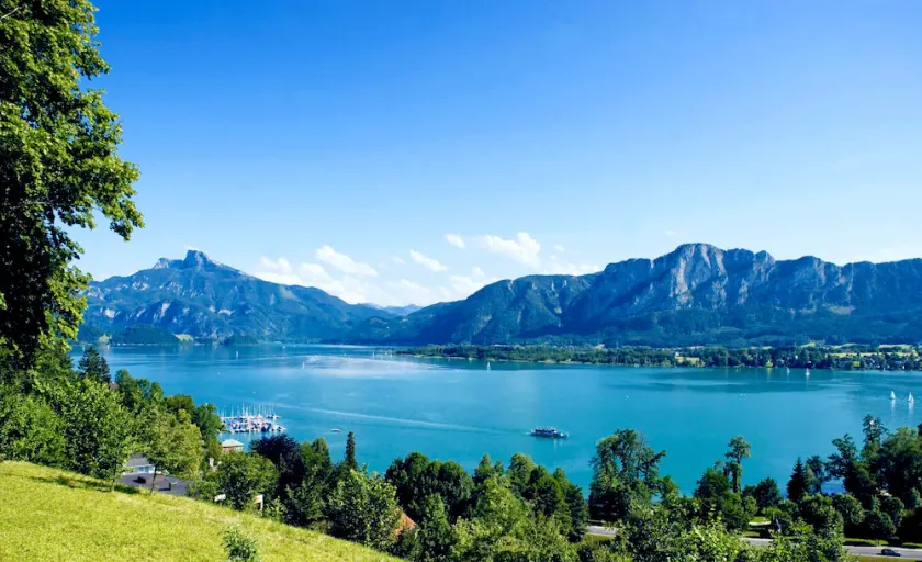 Schloss Mondsee i nærheden af Salzburg - bor som en herregård - Image 1