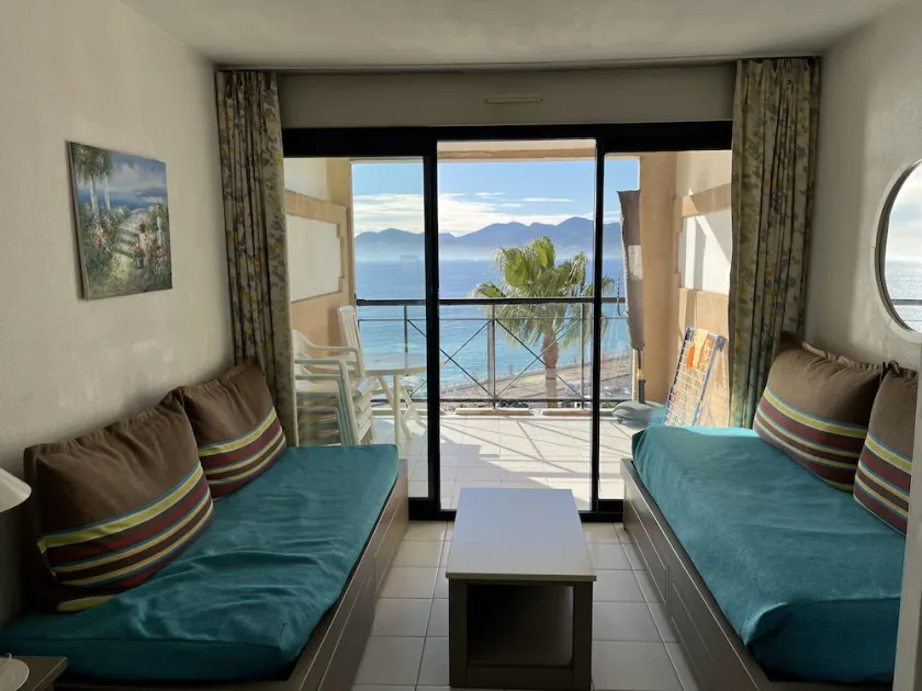 Vacation apartment 504 with balcony and sea view, right on the beach - Image 1