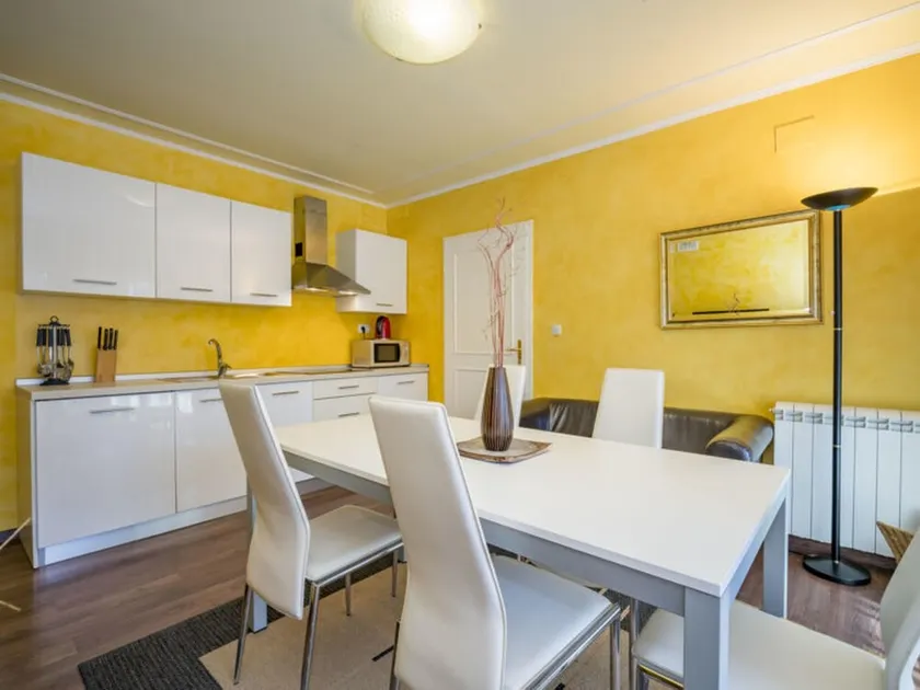 VILLA ROSSELLA 1 Two-Bedroom Apartment (Achilea) - Image 1