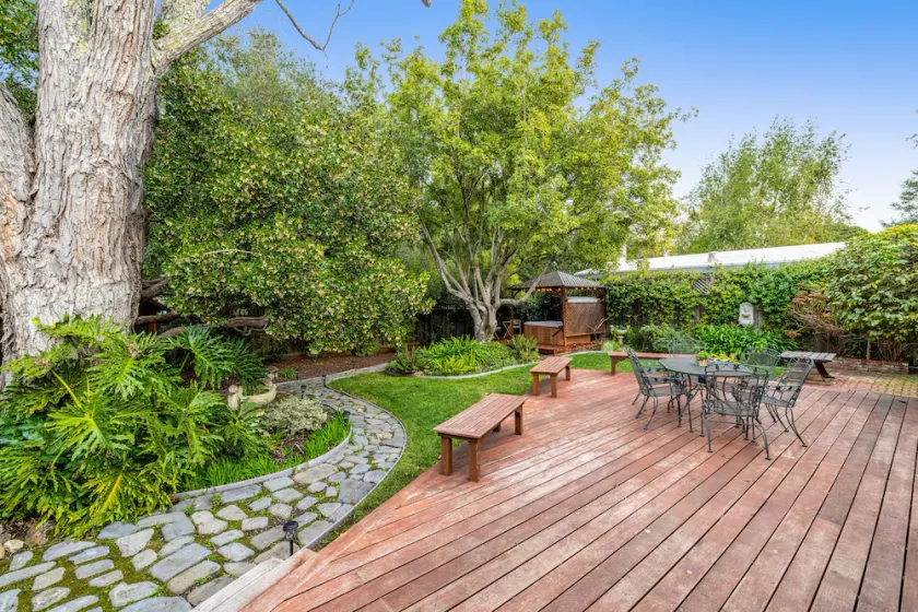 Backyard Oasis, 3/1 Home w/ Hot Tub & Central AC - Image 1