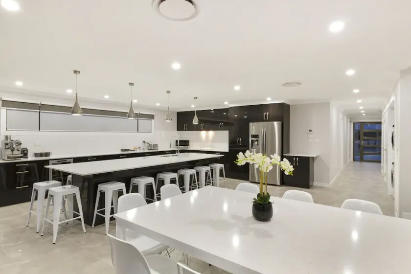 Rise House Hobart - Outstanding! Luxury family home - Image 1