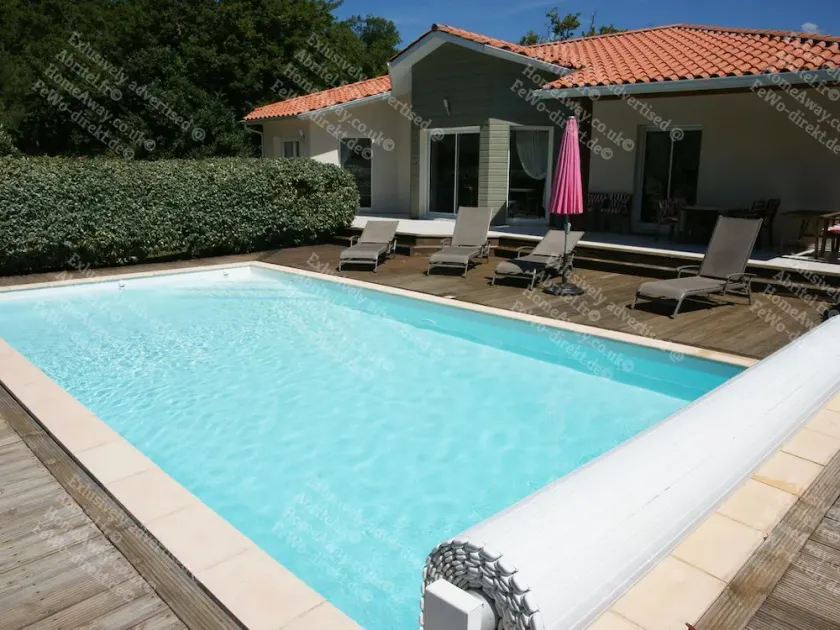 Luxury Villa Sleeps 8  with Private Heated Pool Nr Lake/Beach - Image 1