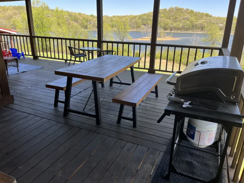 Lakeside Paradise on Nolin See - Image 1