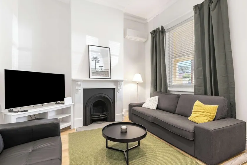 Cosy Glenelg South Family Cottage| Close To Beach | Pets Welcome - Image 1