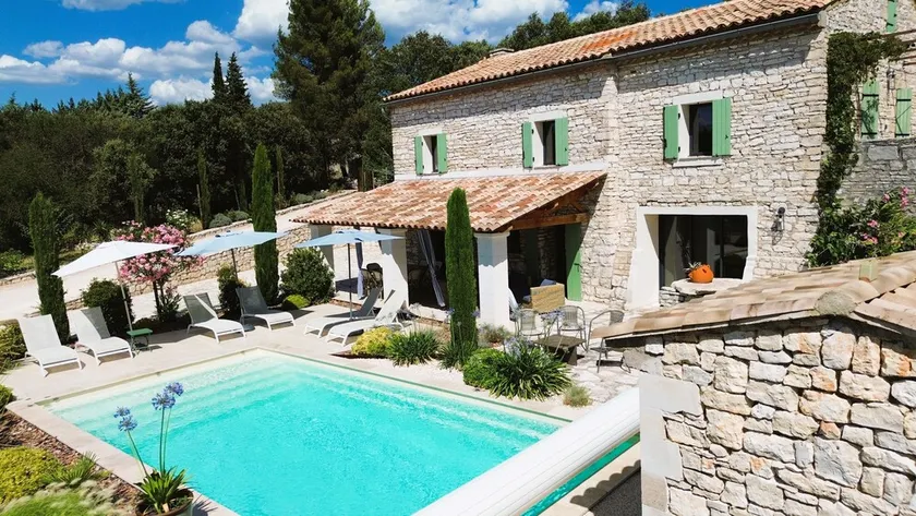 Stone house, private pool, panoramic view, close to the Gorges de l'Ardèche - Image 1