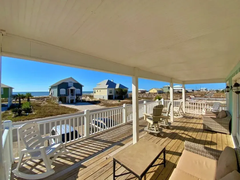 Updated, Pools & Views - Image 1