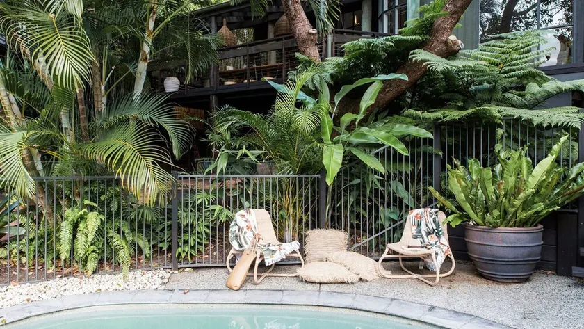 POOL - DESIGN - STYLE - WALK TO BEACH AND SHOPS - Image 1