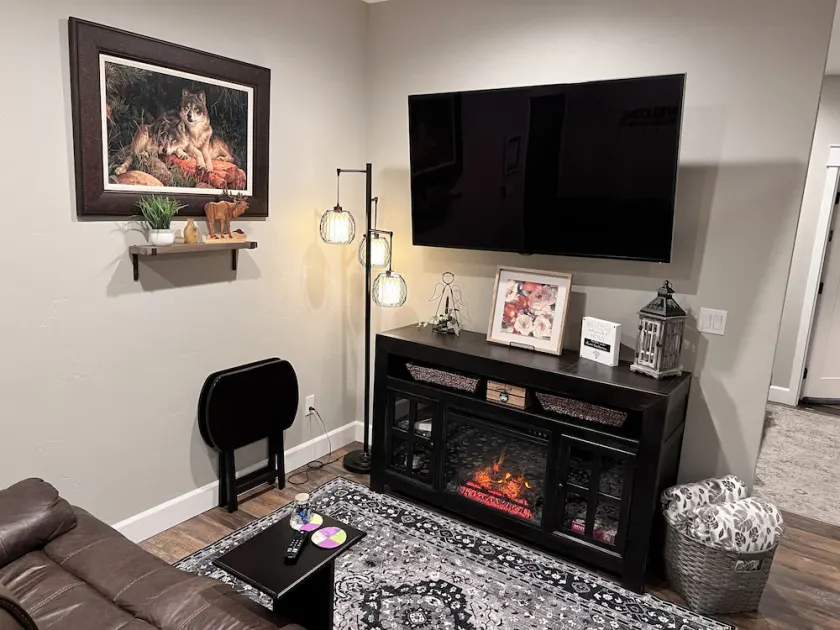 Cozy studio located near  Marina, hiking trails & downtown Sequim. Pet friendly. - Image 1