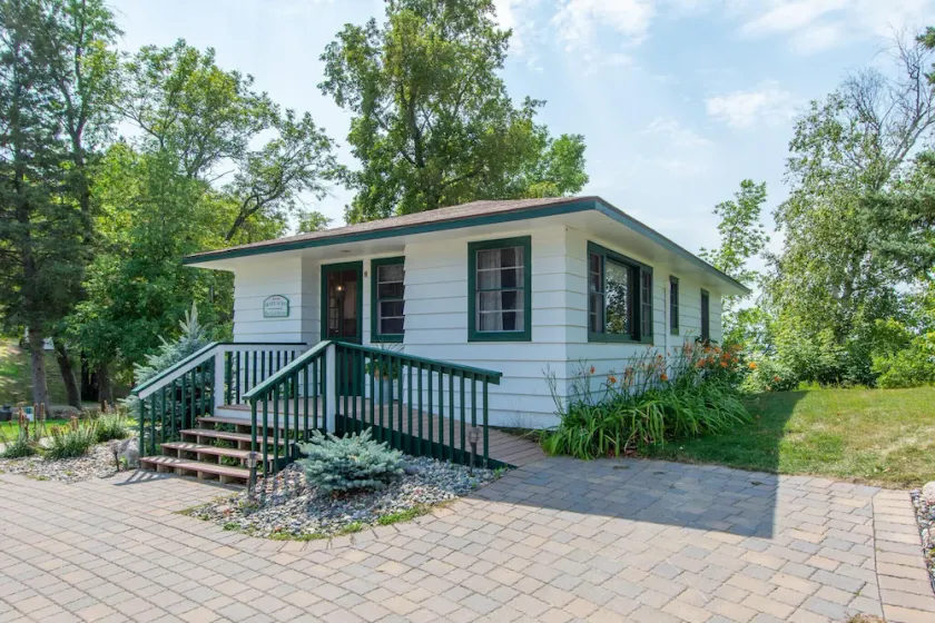 Cabin 1 Shady Acres, Waterfront Cabin on Leech Lake, fishing, swimming, boating - Image 1