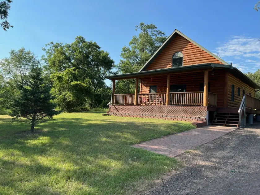 Charming Getaway Nestled in the Heart of the North Woods! - Image 1