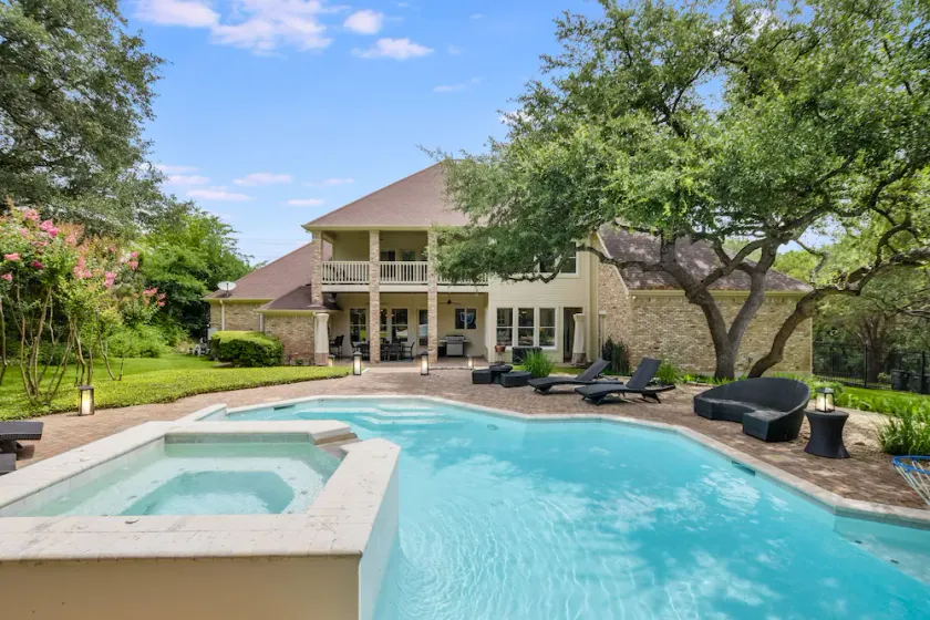 Above Austin Country Club I Pool&Spa I Game Room I Luxury Services - Image 1