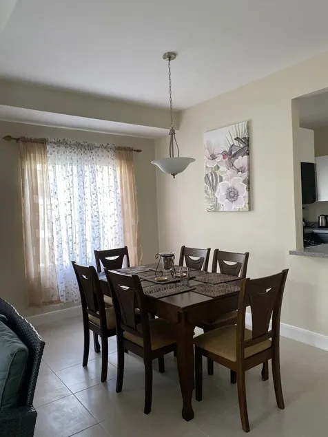 Seamist Holiday home with Spectacular Mountain View,  walk to beach pool gym - Image 1