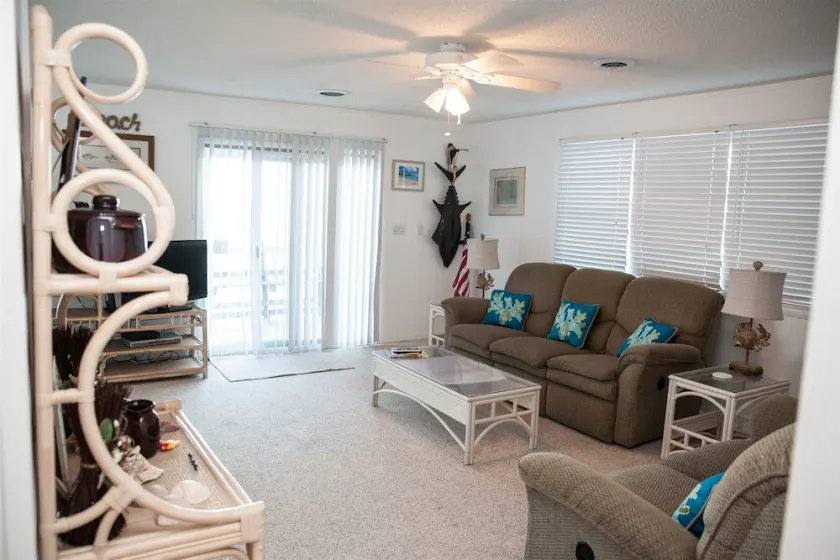 Native Sun 2 Bedroom Cottage by RedAwning - Image 1