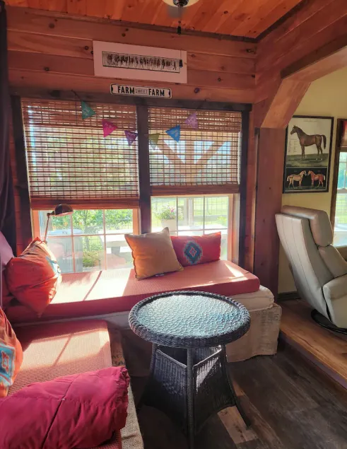 864 sq ft Rustic bunkhouse located on a working farm.  Minutes from Skaneateles! - Image 1