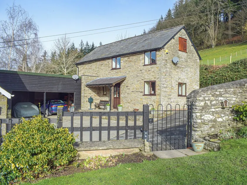 2 bedroom accommodation in Stanner, near Kington - Image 1