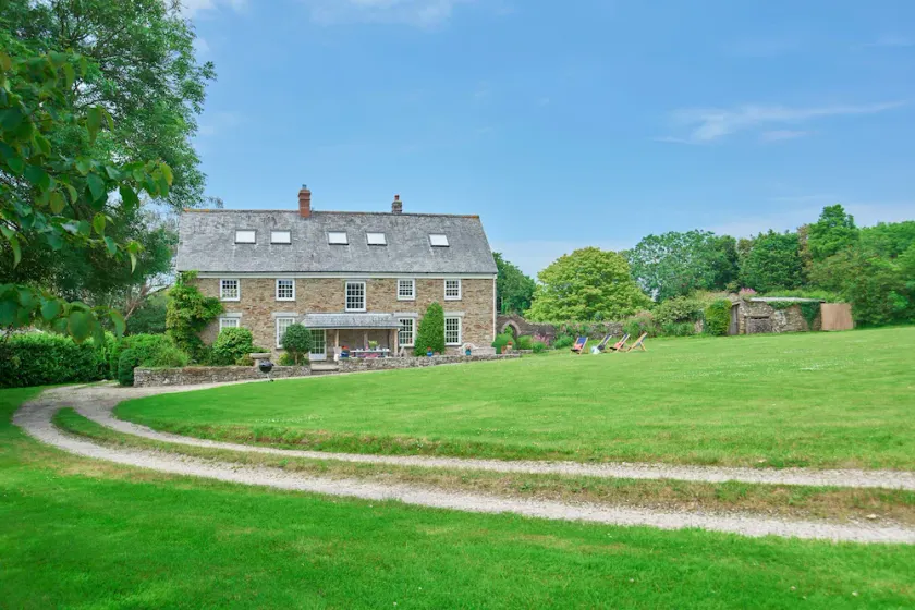 Large country house, near Heligan Gardens, an ideal base for exploring Cornwall. - Image 1