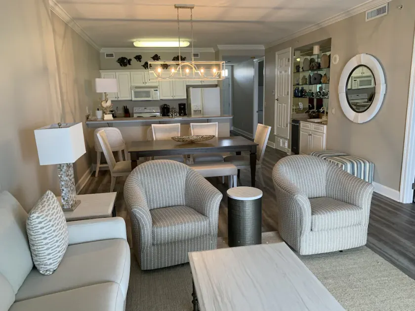 Regency Isle: Agencé par un décorateur Golfe-Front Paradise - Image 1