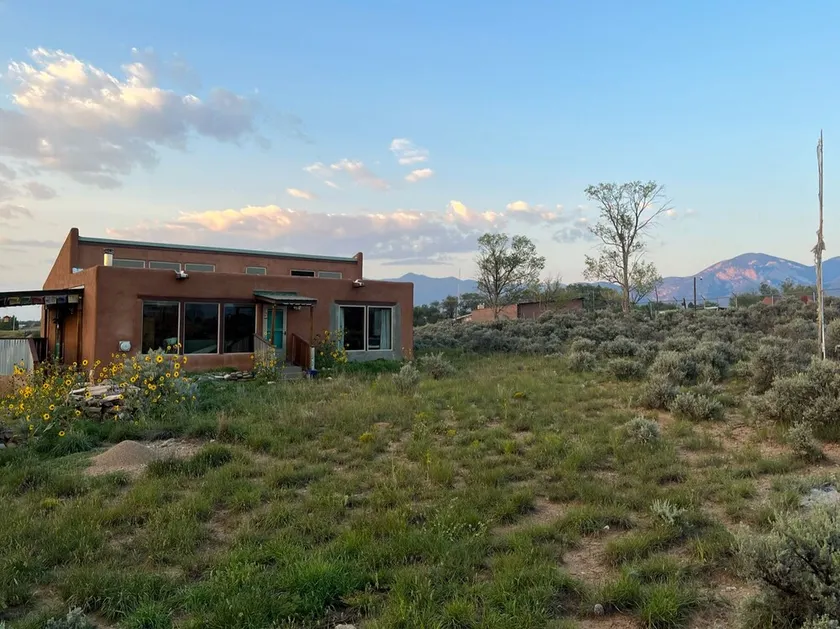 Vibrant Taos Home: Skiing, Climbing, Wi-Fi, WFH - Image 1