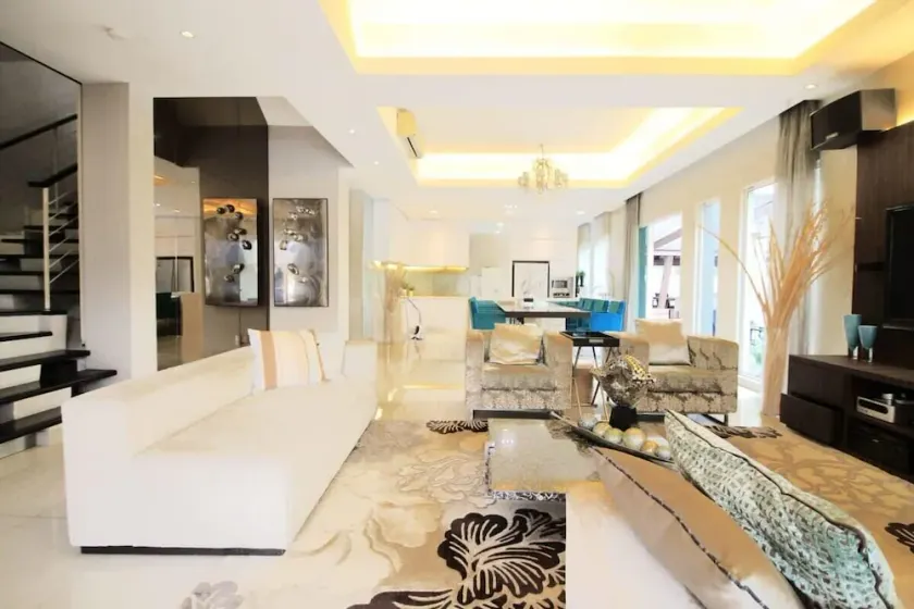 A Chic 4BR Oasis with Gazebo Your Dream Getaway - Image 1