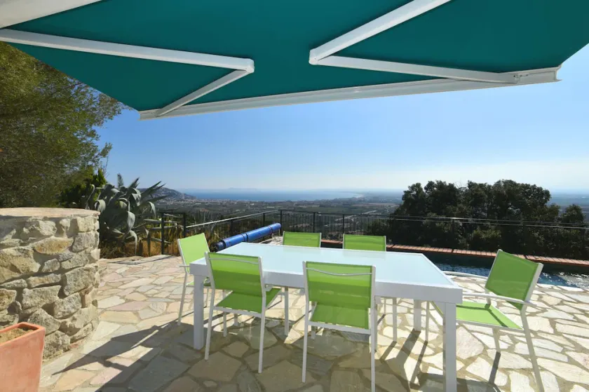 Luxurious apartment with private pool  - Image 1
