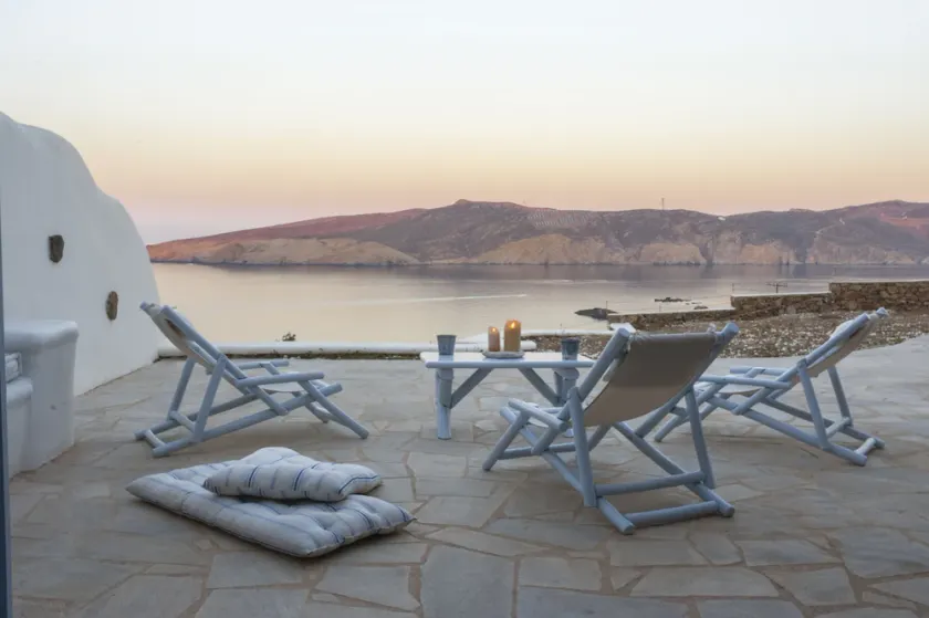 À 200M DE LA PLAGE D'AGIOS SOSTIS, TOUTES LES CHAMBRES SONT ÉGALISÉES AVEC UNE VUE MER ILLIMITÉE - Image 1