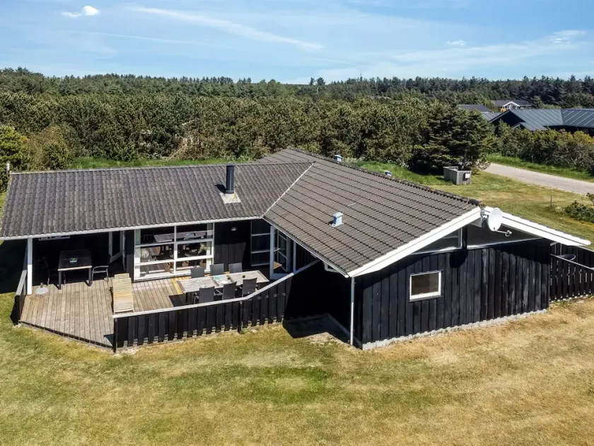 \"Juris\" - 950m from the sea by Interhome - Image 1