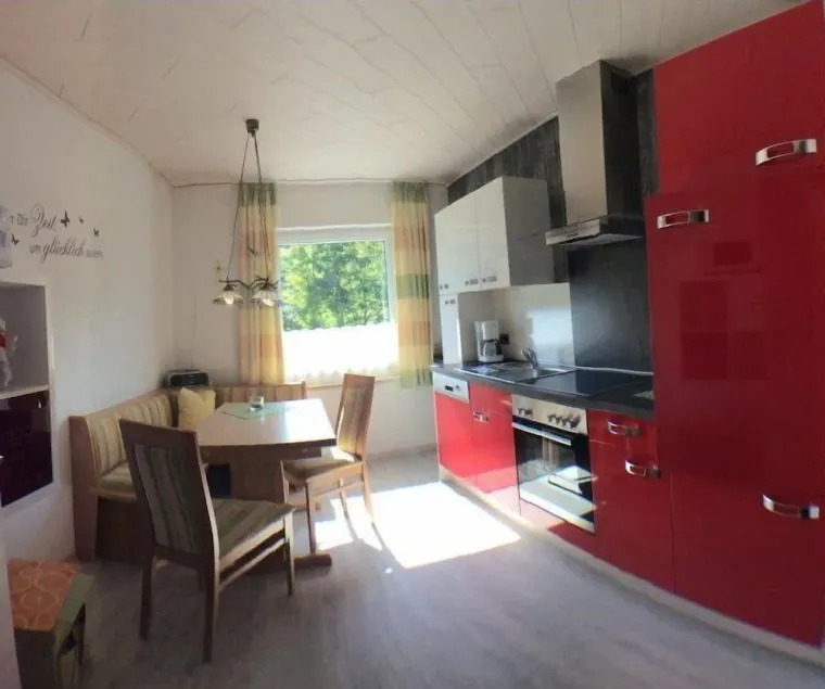 Ferienwohnung im 1. Stock mit Balkon und Überdachter Terrasse - Image 1
