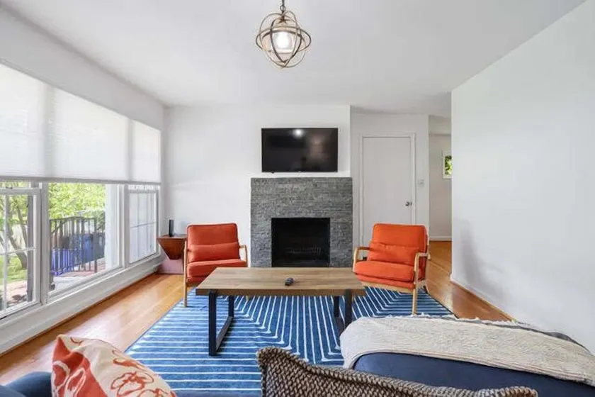 Forest Glen Silver Spring Gem - Parking - Image 1