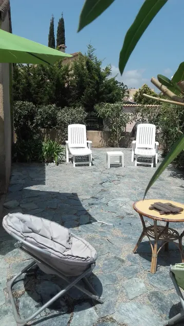 Charmante maison climatisée à 5 min à pieds de la mer - Image 1