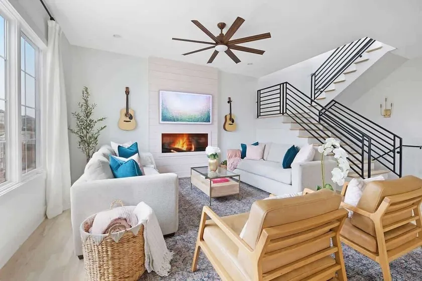 The Jolene Rooftop with Firepit Close to 12 South - Image 1