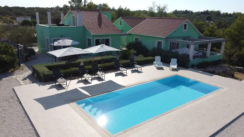 Die Villa Olive Harvest ist brandneu und verfügt über 3 Schlafzimmer und 3 Badezimmer. - Image 1