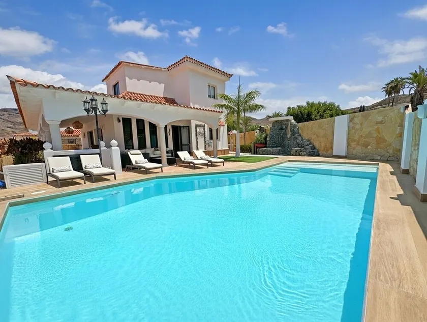 Erstaunliche Villa mit privatem beheiztem Pool, Strand, Golfplatz. 12 Menschen - Image 1