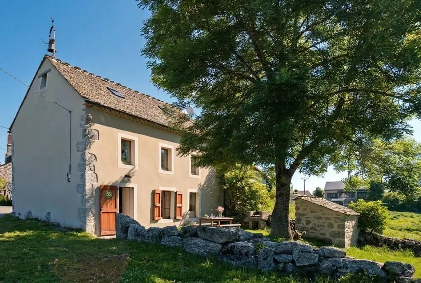 Gîtes de france 6/7 personnes aux combes - Image 1