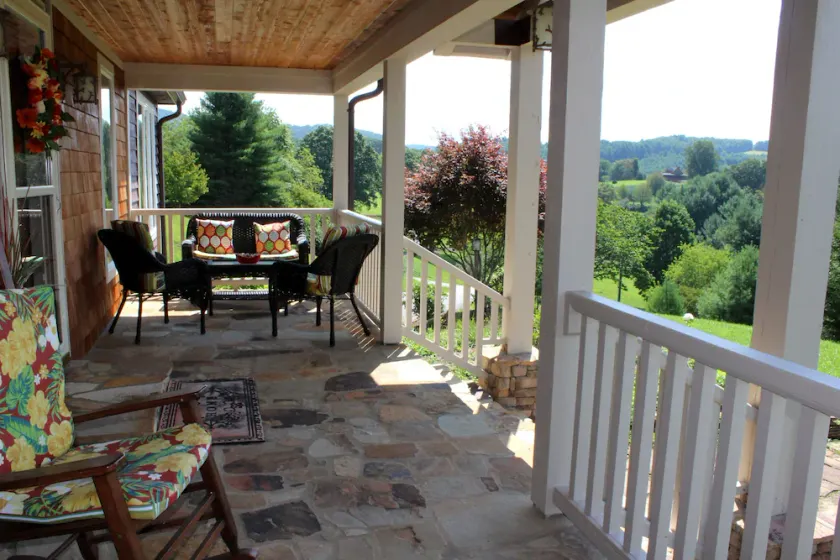 Luxury Mountain Cabin w/ Hot Tub 75 Private Acres, & Near New River - Image 1