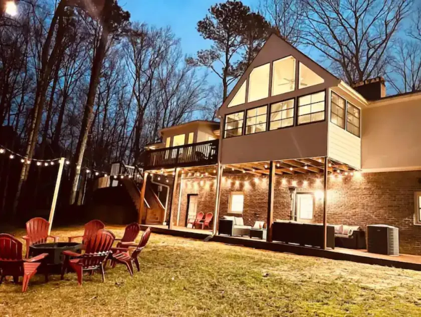 Cozy and charming private home on an acre lot - Image 1