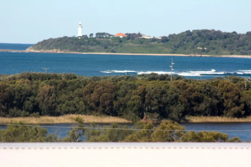 Water Views, Close to Beach & Lake - Relax! \nCosy Fire, Pool Table Foosball Spa  - Image 1