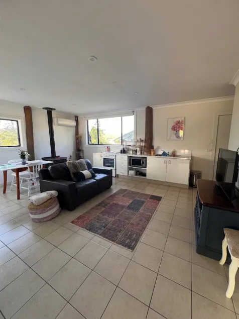 Cottage 1 close to 4 wedding venues and town centre - Image 1