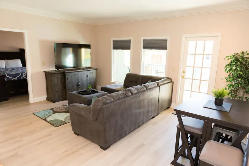 Oasis Condo at Viera Lake Las Vegas with 4 beds! - Image 1